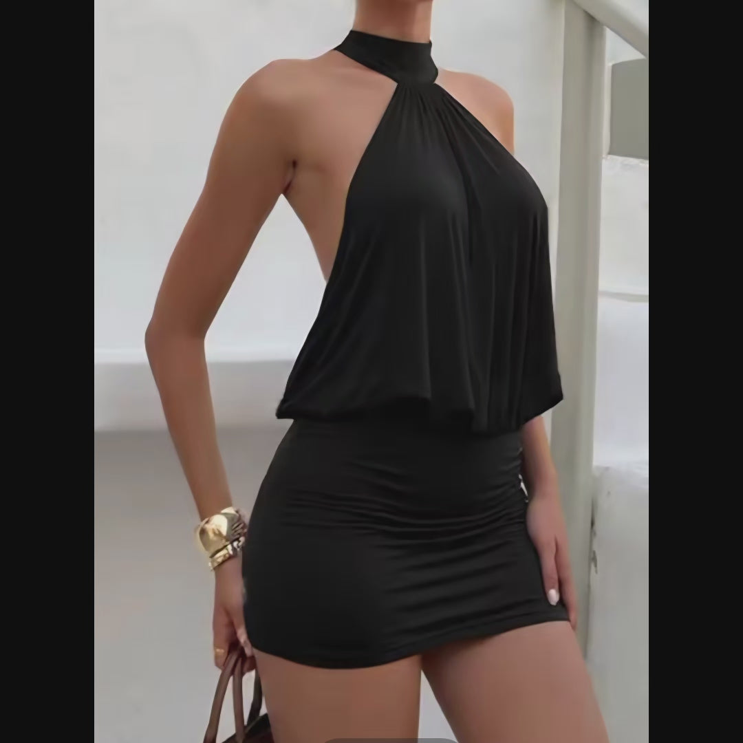 Vestido frente única curto.