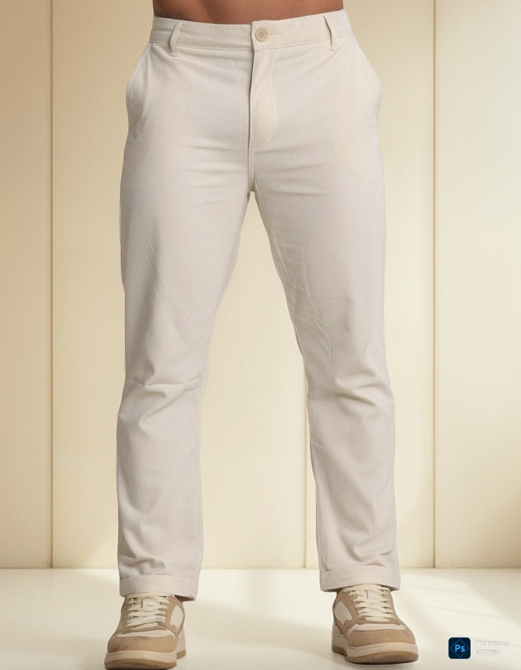 CALÇA SOCIAL EM SARJA LEVE CRÚ COM BARRA ITALIANA.